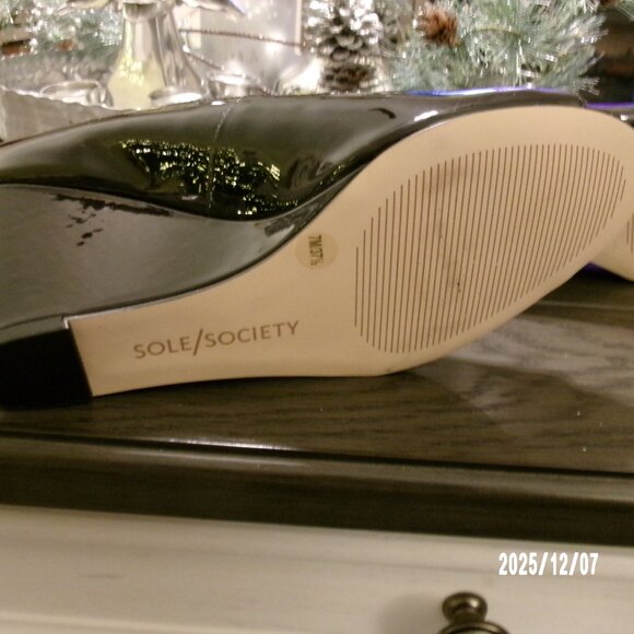 ✨ NWOT Sole Society women’s size 7 BLACK open toe pump wedge patent leather ✨ - Picture 4 of 4